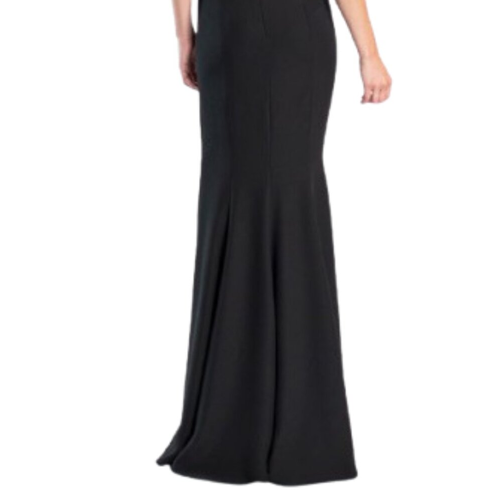 Elegant Black and White Off-Shoulder Dress - Picture 4 of 10